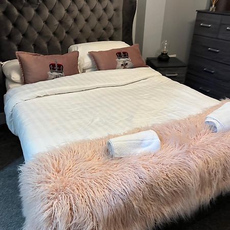 2 Bedroom Free Parking By Concert Square Sleeps 8 Ливърпул Екстериор снимка