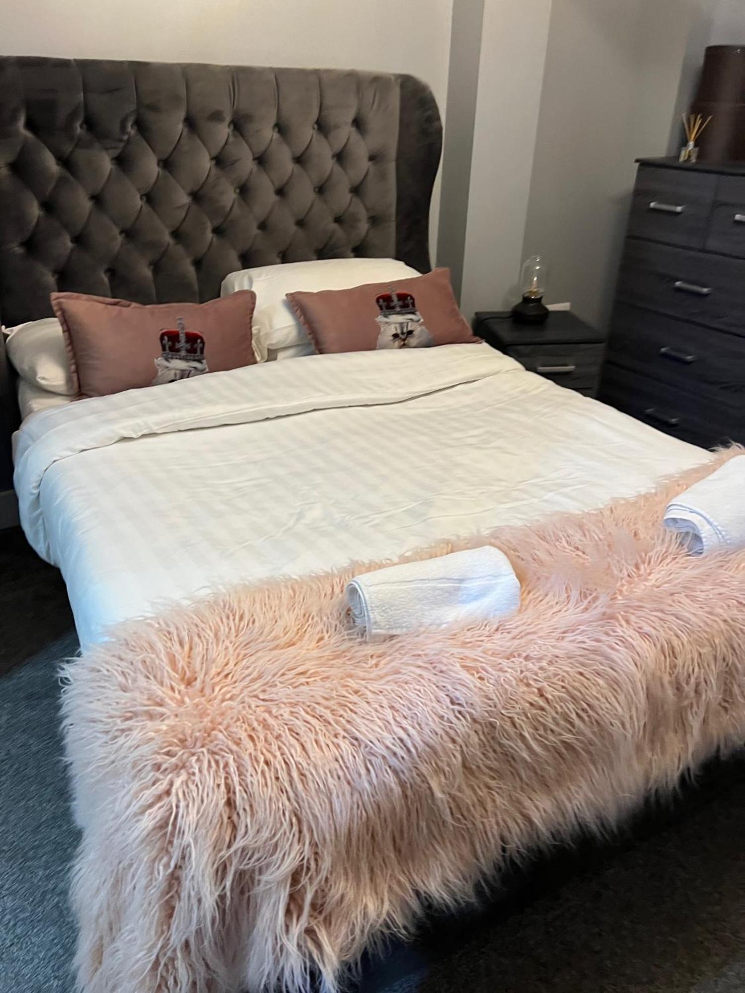 2 Bedroom Free Parking By Concert Square Sleeps 8 Ливърпул Екстериор снимка