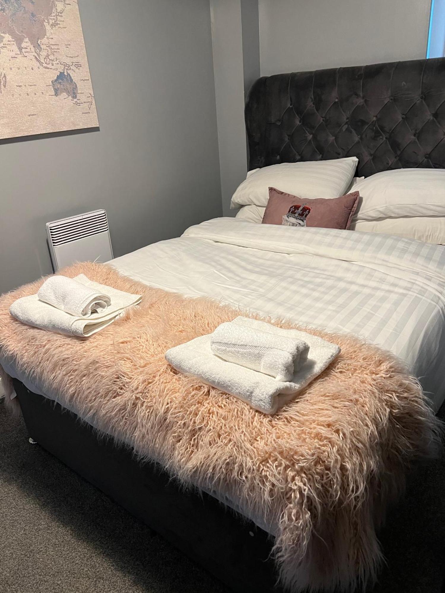2 Bedroom Free Parking By Concert Square Sleeps 8 Ливърпул Екстериор снимка
